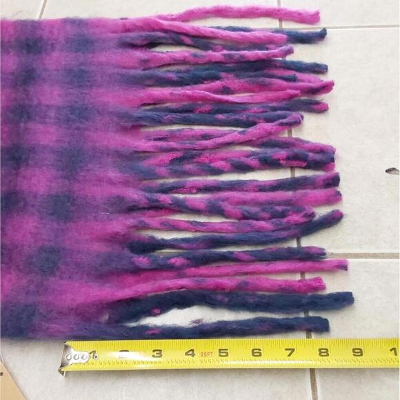 Just Cozy Black and purple checkered chunky scarf NWT - Picture 10 of 10